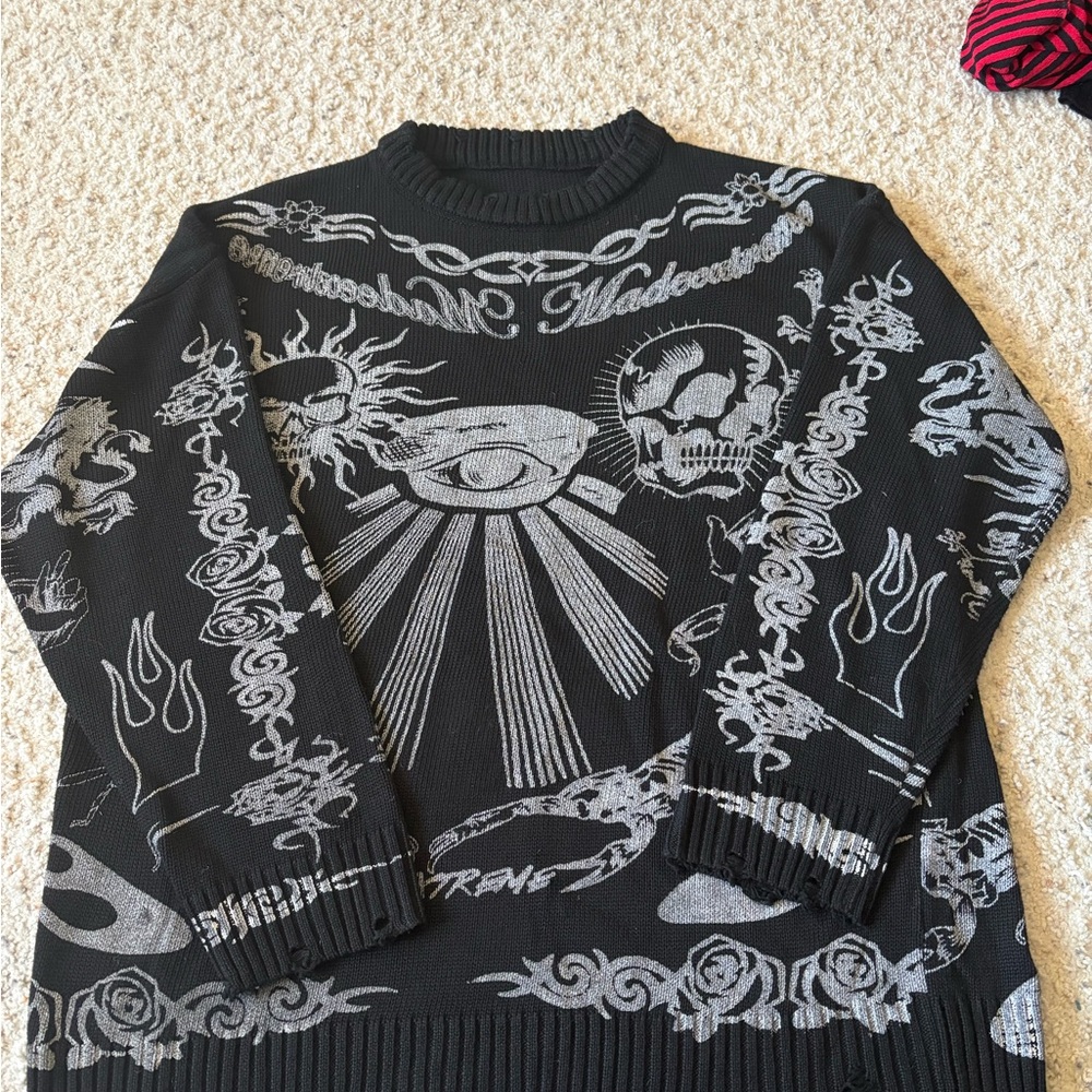 Black and Gray Graphic Men's Sweater